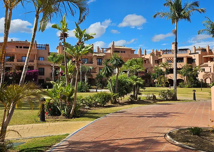 Modern 2br Second Line Marbella Beach, Pools And Paddle *