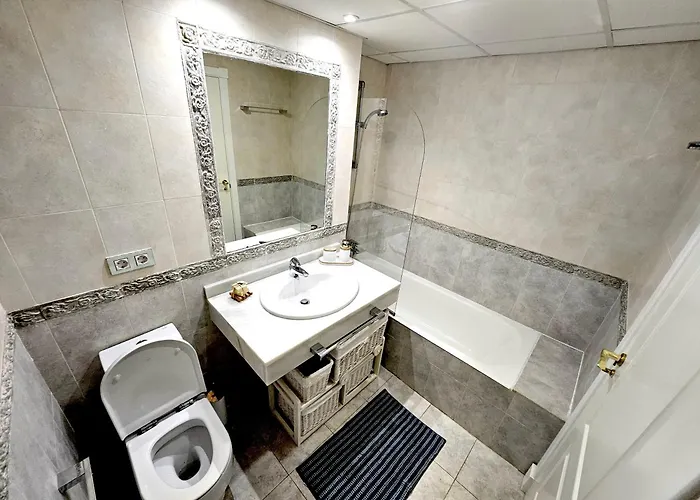 Modern 2br Second Line Marbella Beach, Pools And Paddle