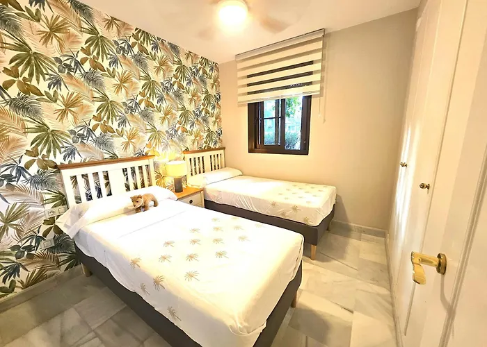 Modern 2br Second Line Marbella Beach, Pools And Paddle Apartment *