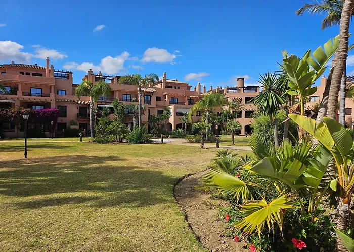 Modern 2br Second Line Marbella Beach, Pools And Paddle *